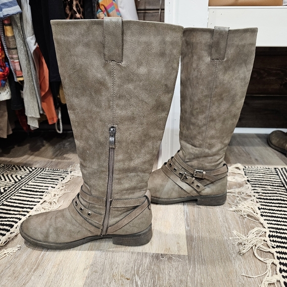 Tall boots grey/ brown with buckle zip - Picture 7 of 10